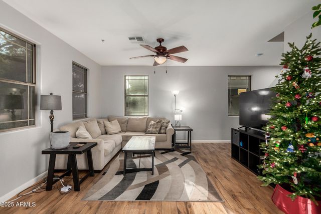 2925 E DUNBAR Drive, Phoenix, AZ 85042