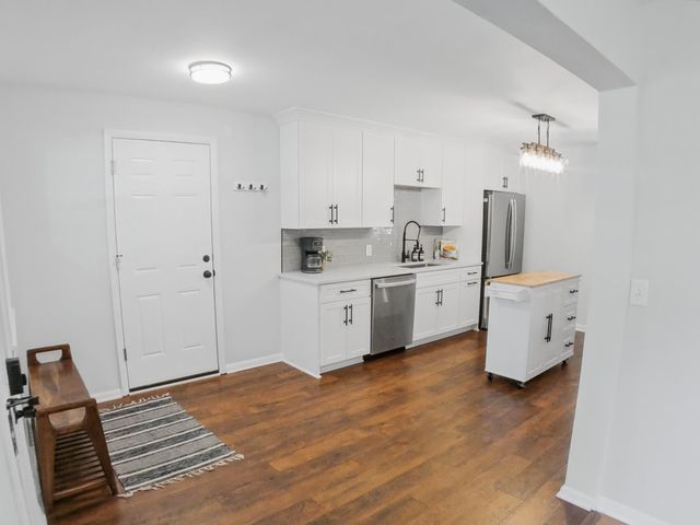 1225 Dunkirk Lane N, Plymouth, MN 55447