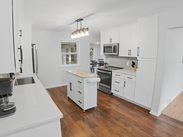 1225 Dunkirk Lane N, Plymouth, MN 55447