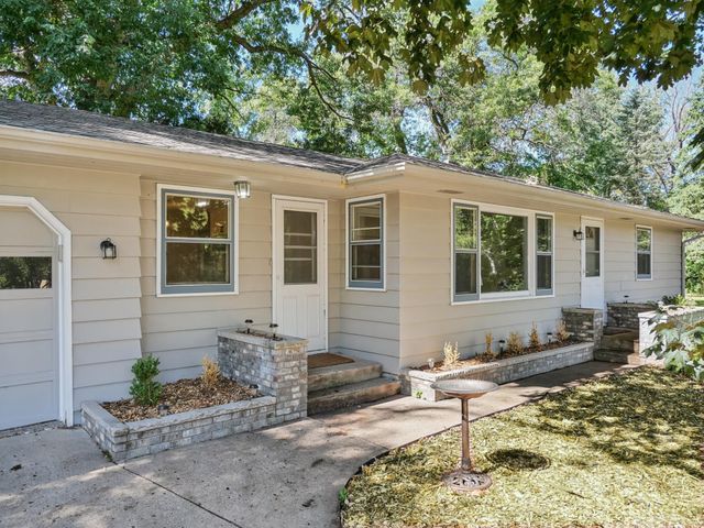 1225 Dunkirk Lane N, Plymouth, MN 55447