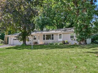 1225 Dunkirk Lane N, Plymouth, MN 55447