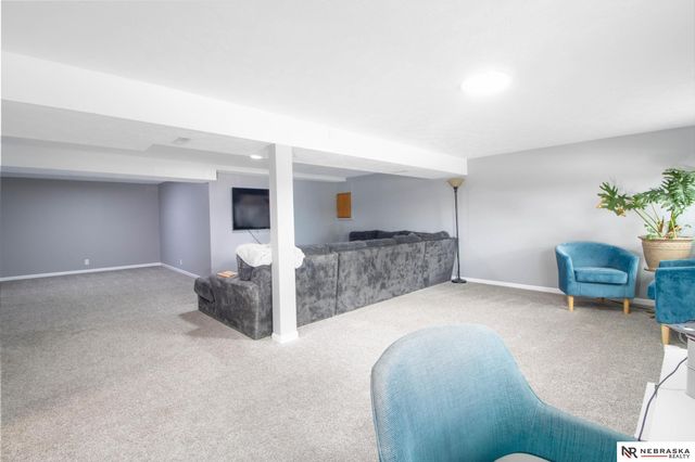 2504 N 131st Circle, Omaha, NE 68164