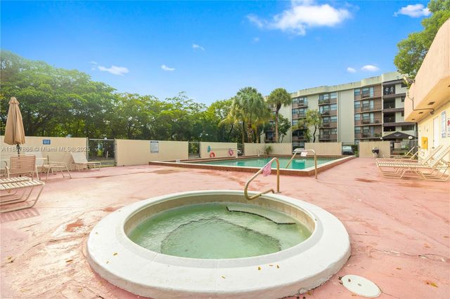 2701 Riverside Dr 413-B, Coral Springs, FL 33065
