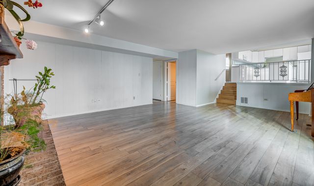 1651 W Goldengate Drive, Addison, IL 60101