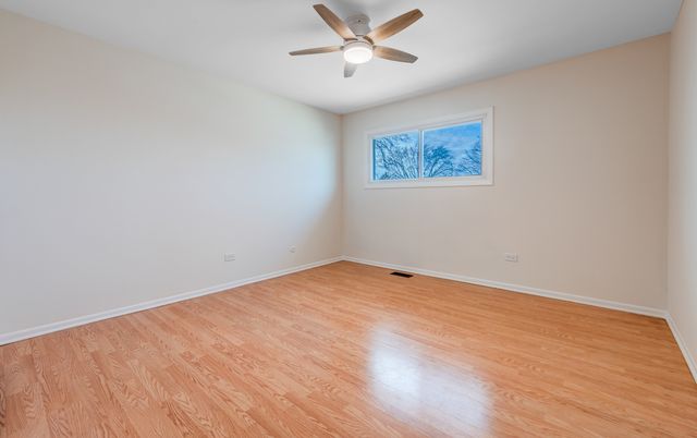 1651 W Goldengate Drive, Addison, IL 60101