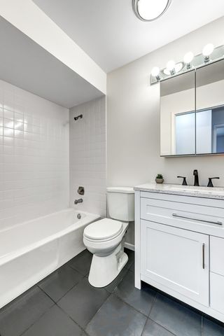 1651 W Goldengate Drive, Addison, IL 60101