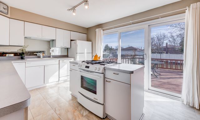 1651 W Goldengate Drive, Addison, IL 60101