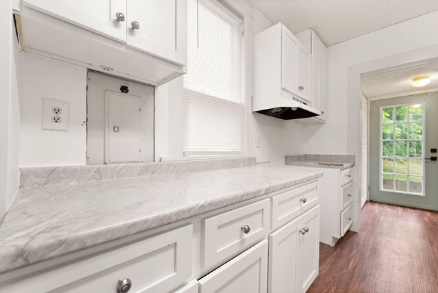 83 W French Avenue, Burnside, KY 42519