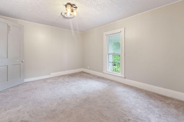 83 W French Avenue, Burnside, KY 42519