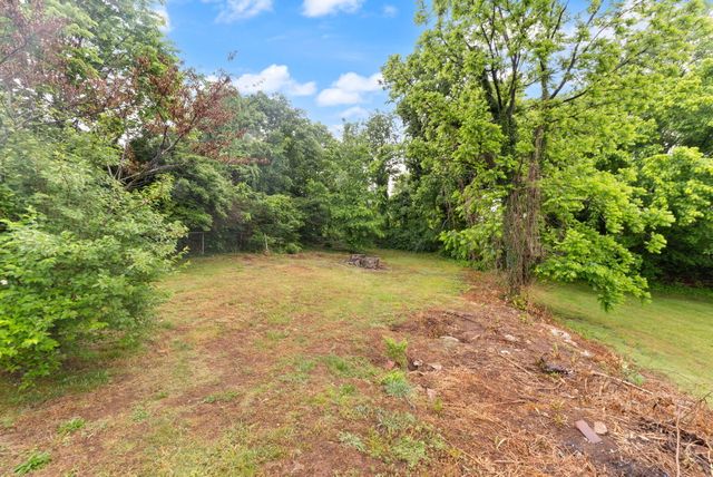 83 W French Avenue, Burnside, KY 42519