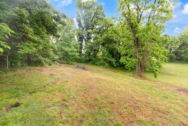 83 W French Avenue, Burnside, KY 42519