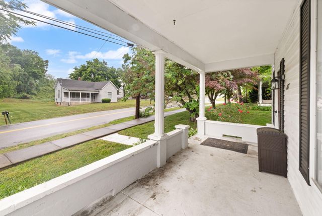 83 W French Avenue, Burnside, KY 42519