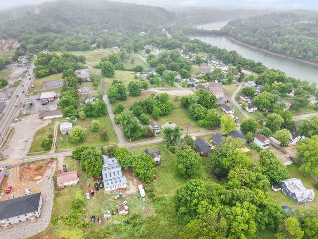83 W French Avenue, Burnside, KY 42519