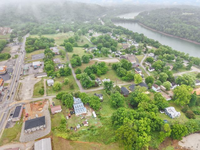 83 W French Avenue, Burnside, KY 42519