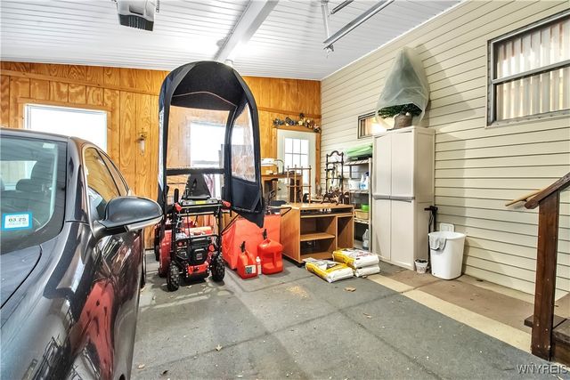 41 South Roxbury Drive, Hamburg, NY 14075