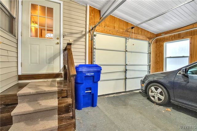 41 South Roxbury Drive, Hamburg, NY 14075