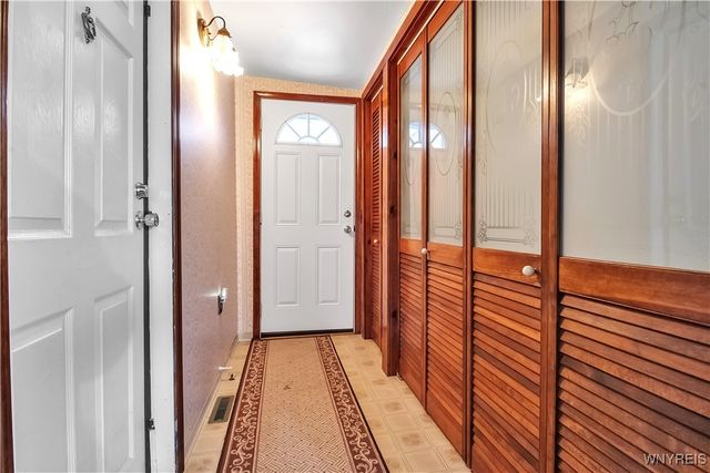 41 South Roxbury Drive, Hamburg, NY 14075