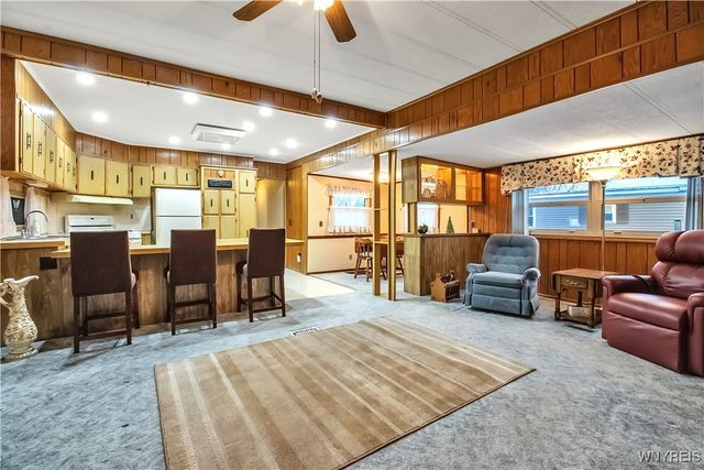 41 South Roxbury Drive, Hamburg, NY 14075