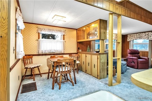 41 South Roxbury Drive, Hamburg, NY 14075