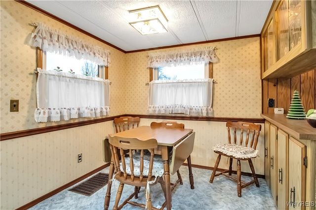 41 South Roxbury Drive, Hamburg, NY 14075