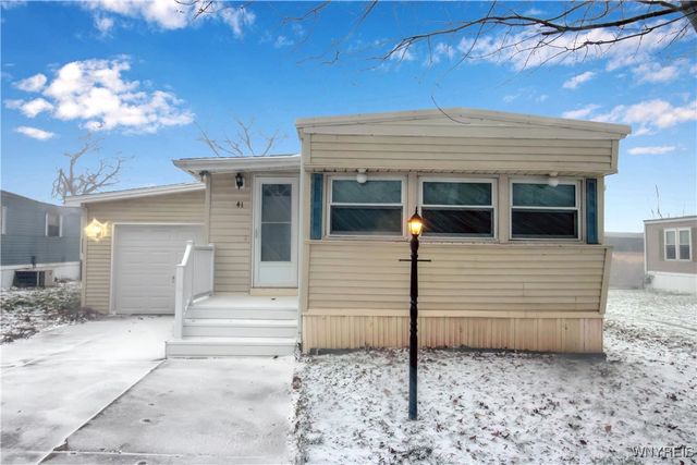 41 South Roxbury Drive, Hamburg, NY 14075