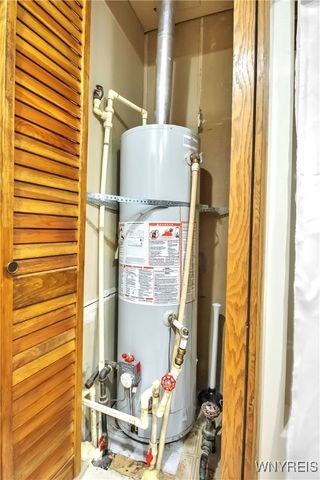 41 South Roxbury Drive, Hamburg, NY 14075