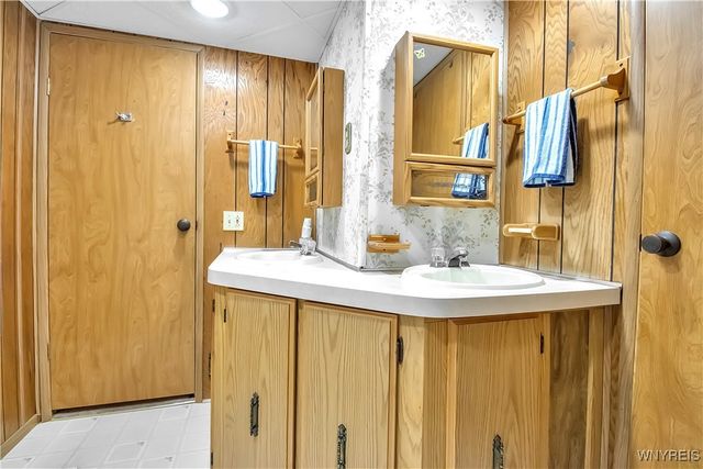 41 South Roxbury Drive, Hamburg, NY 14075