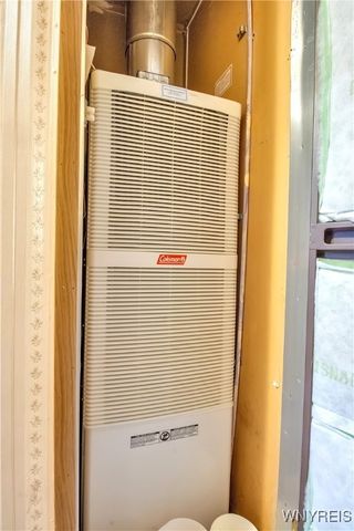 41 South Roxbury Drive, Hamburg, NY 14075