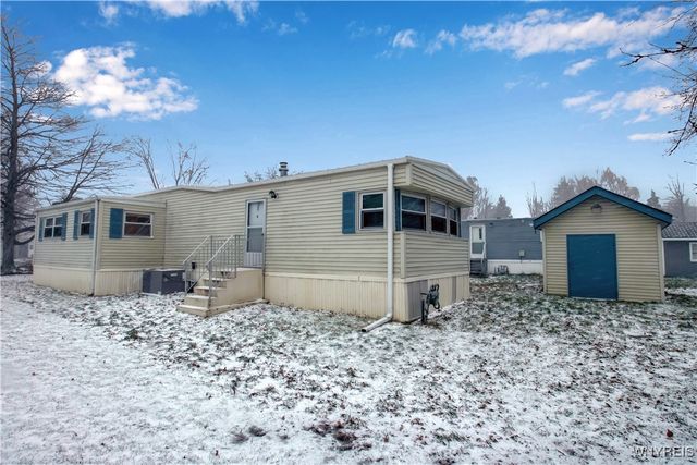 41 South Roxbury Drive, Hamburg, NY 14075