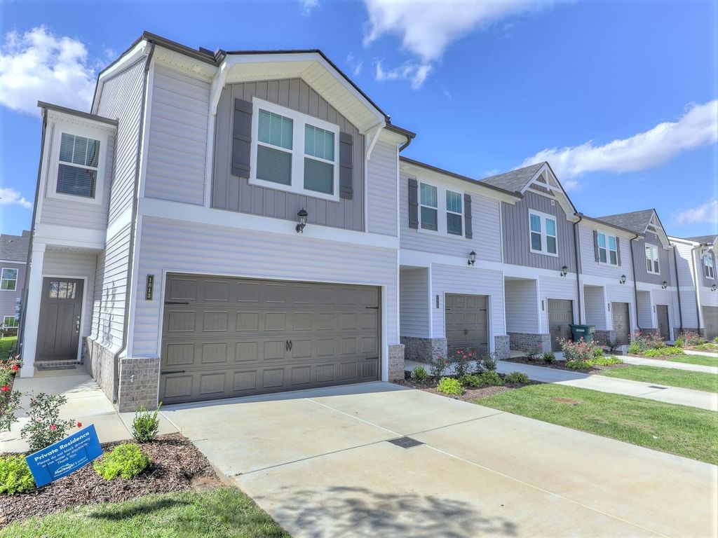 2402 Snohomish St, Lebanon, TN 37087