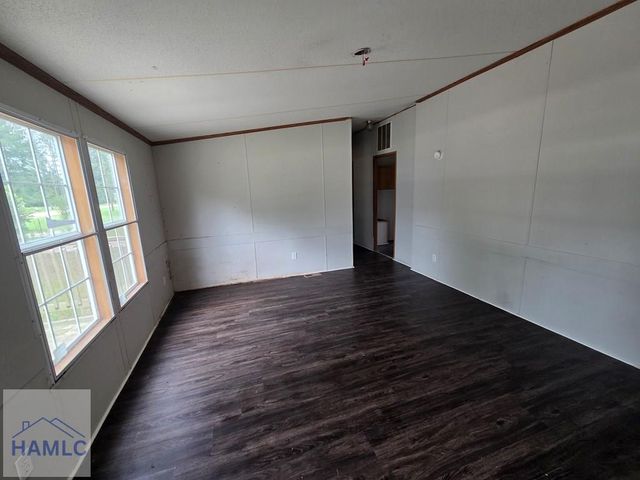 147 Barn Road Circle, Jesup, GA 31545