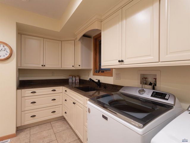 22907 FLUME LN, Rapid City, SD 57702