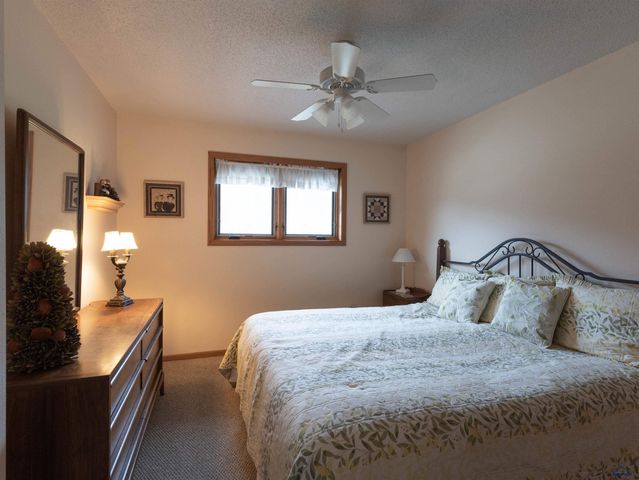 22907 FLUME LN, Rapid City, SD 57702