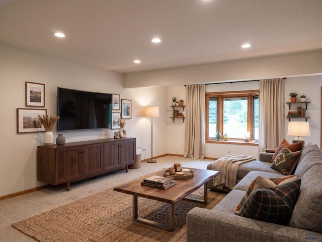 22907 FLUME LN, Rapid City, SD 57702