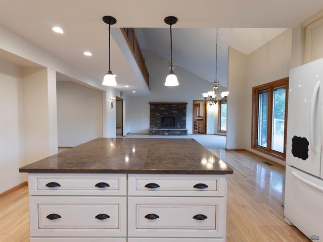 22907 FLUME LN, Rapid City, SD 57702