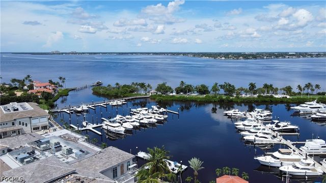 14856 Crescent Cove DR, Fort Myers, FL 33908