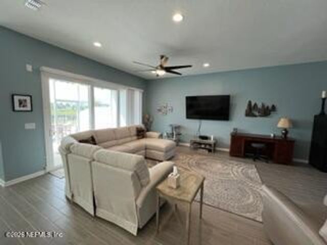 405 RUM RUNNER Way, St. Johns, FL 32259