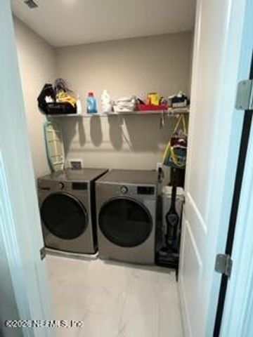 405 RUM RUNNER Way, St. Johns, FL 32259