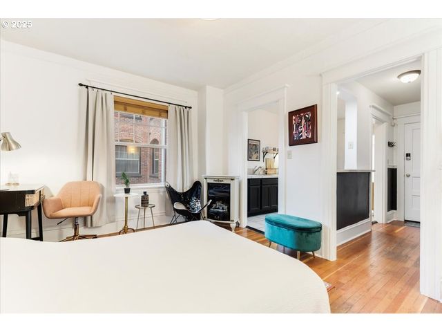 2109 Nw IRVING St 208, Portland, OR 97210