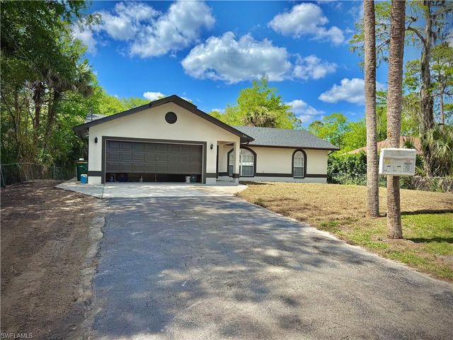 241 8th ST SE, Naples, FL 34117