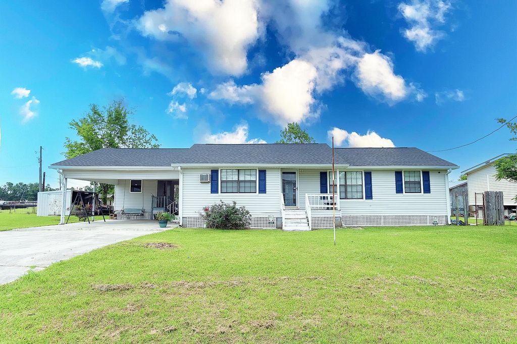 222 Sterling Dr, Houma, LA 70363