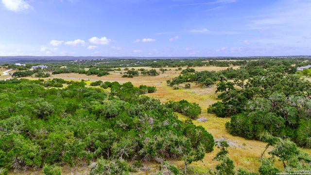 701 Windmill Ridge Dr., Blanco, TX 78606