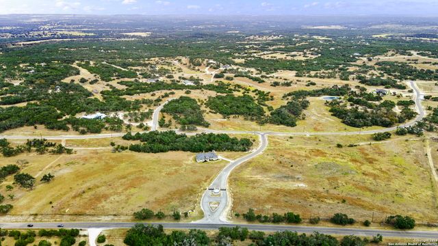 701 Windmill Ridge Dr., Blanco, TX 78606