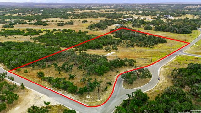 701 Windmill Ridge Dr., Blanco, TX 78606