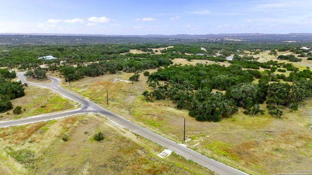 701 Windmill Ridge Dr., Blanco, TX 78606