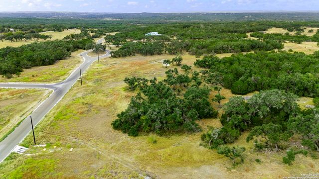 701 Windmill Ridge Dr., Blanco, TX 78606