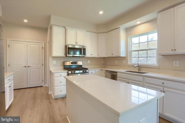 562 MONOCACY TRL, Spring Grove, PA 17362