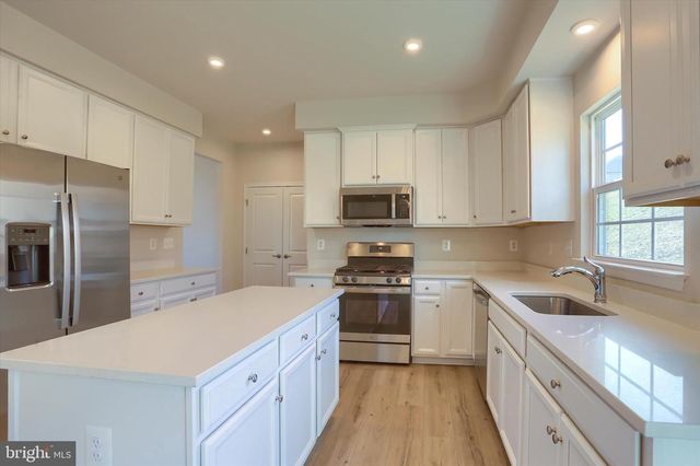 562 MONOCACY TRL, Spring Grove, PA 17362