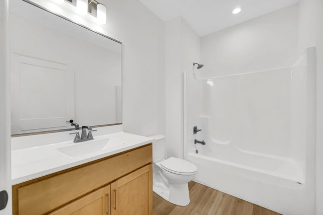 2316 Redwood Lane, Chesterton, IN 46304