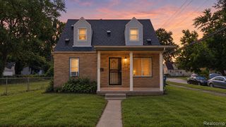 26095 Powers Avenue, Dearborn Heights, MI 48125